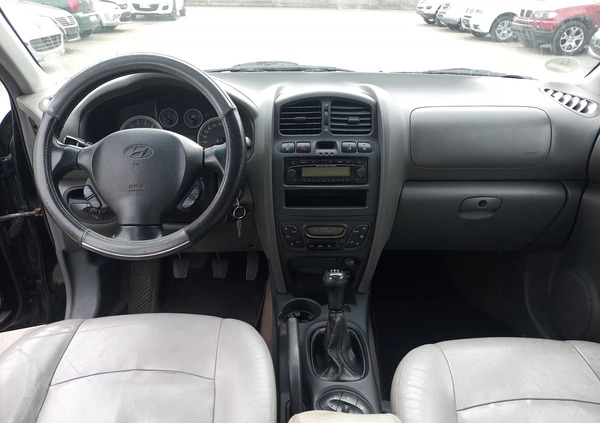 Hyundai Santa Fe cena 12000 przebieg: 235562, rok produkcji 2005 z Pisz małe 172